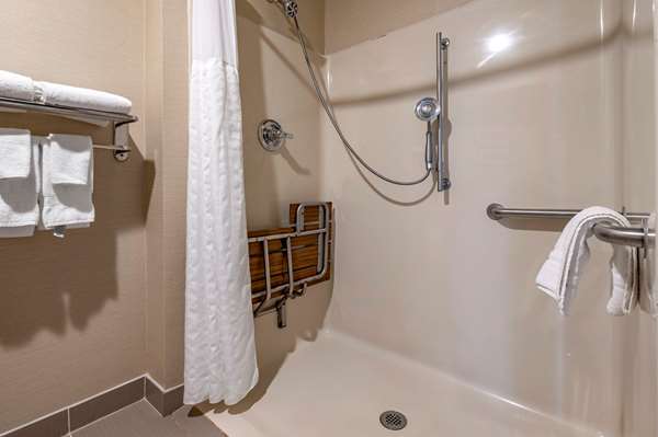  - Comfort Inn & Suites Napoleon