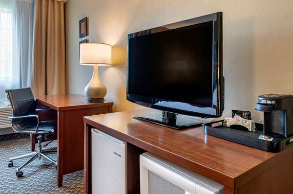  - Comfort Inn & Suites Napoleon