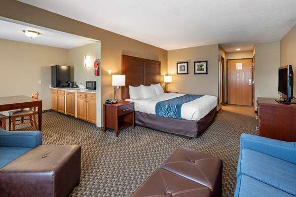 Suite - Comfort Inn & Suites Napoleon