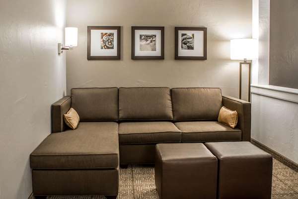 Suite - Comfort Suites Hartville