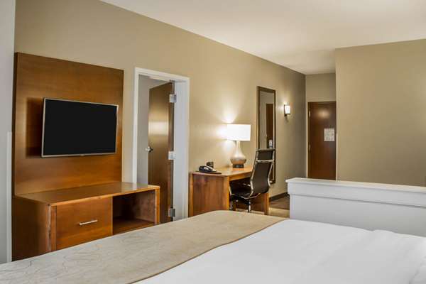 Suite - Comfort Suites Hartville