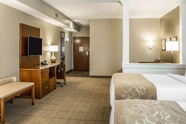 Suite - Comfort Suites Hartville