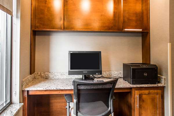 Conference Area - Comfort Suites Hartville