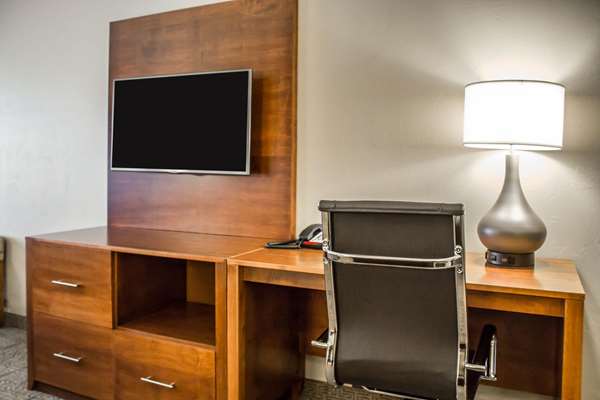 Suite - Comfort Suites Hartville