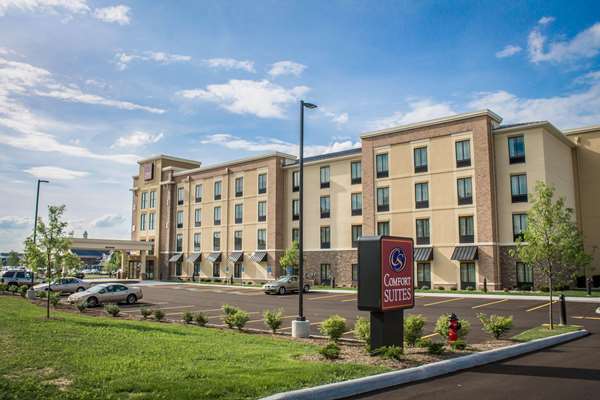 Exterior view - Comfort Suites Hartville