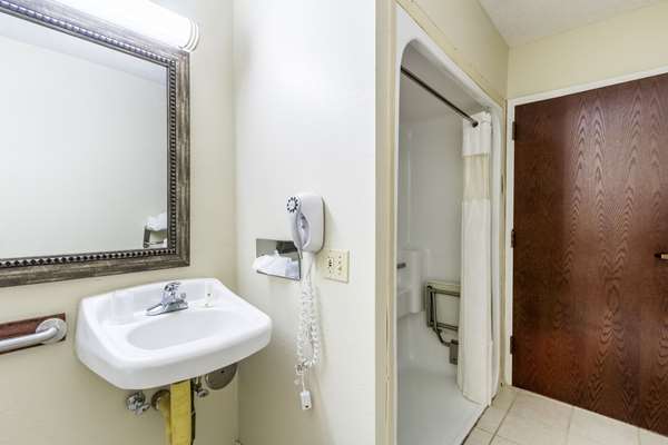  - Quality Inn & Suites North Lima - I-76, Exit 232