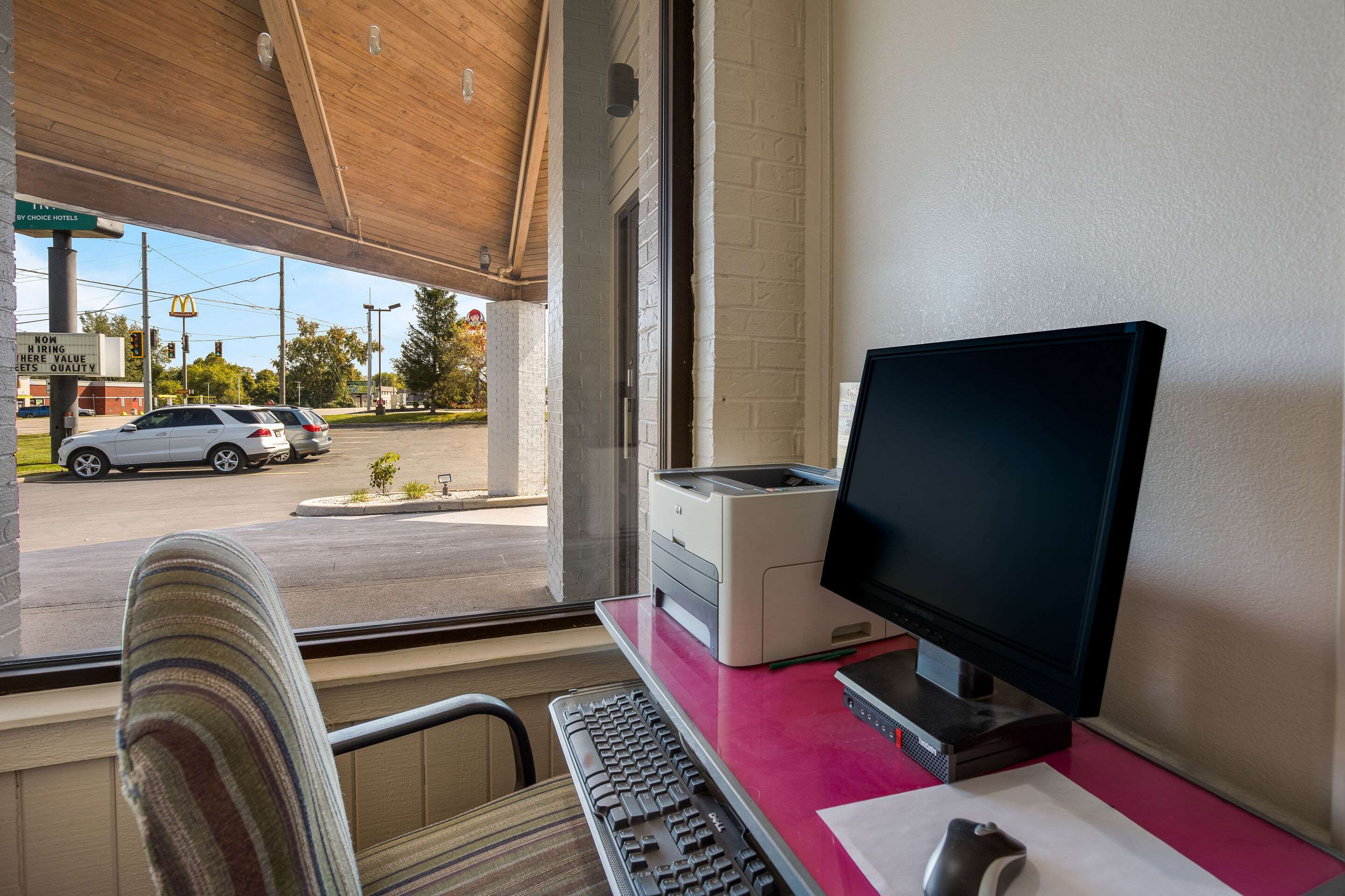 Business center | Quality Inn
