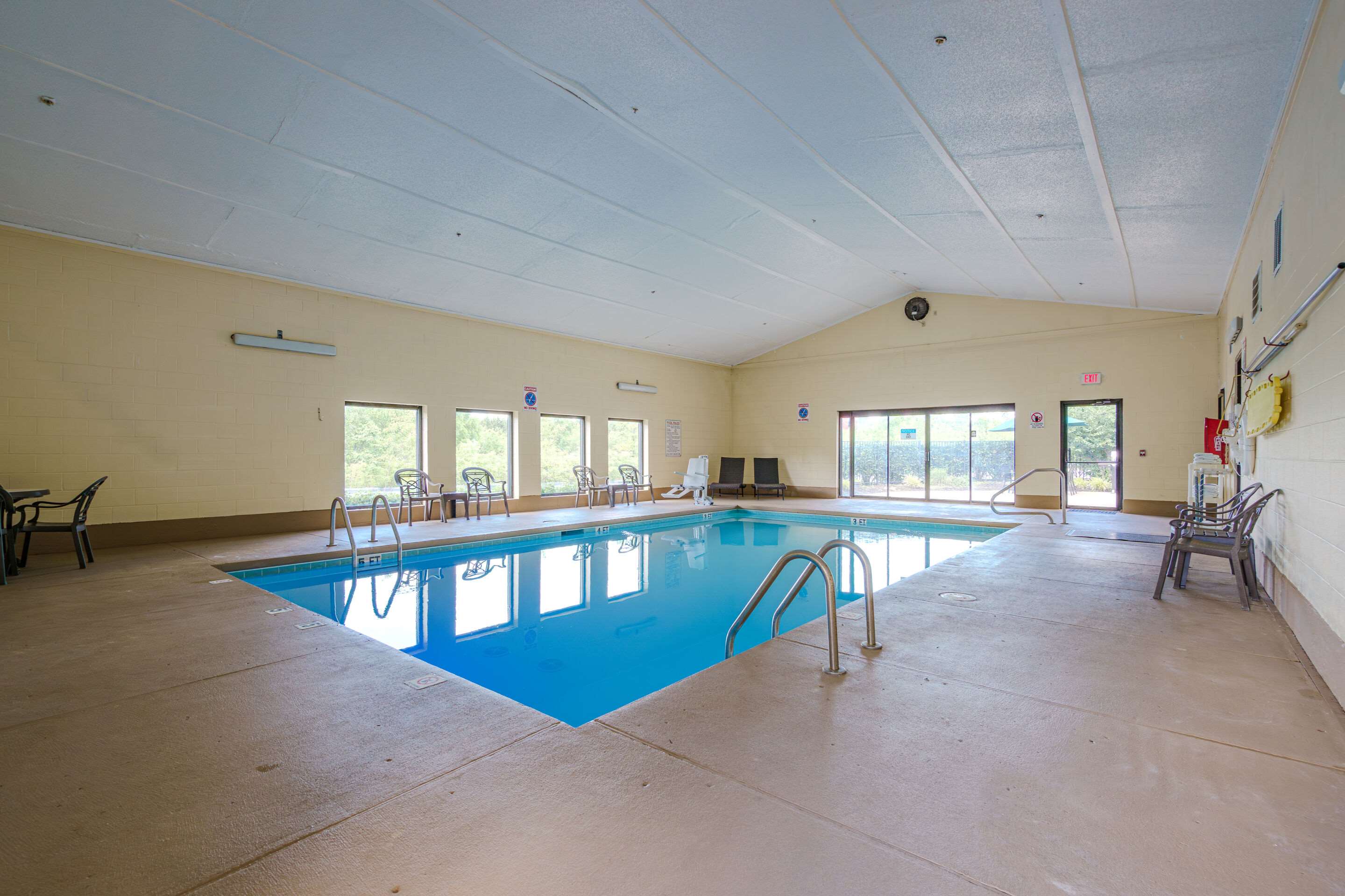 Indoor pool | Quality Inn I-75 West Chester-North Cincinnati