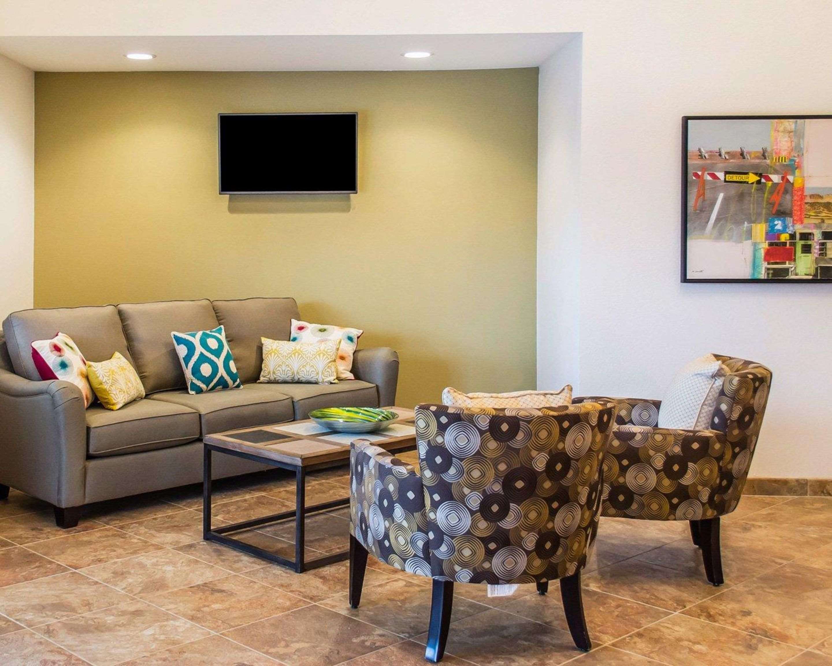 Hotel lobby | Quality Inn
