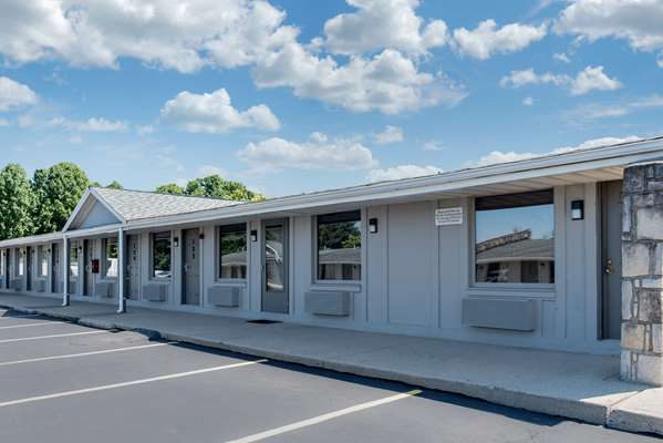 Exterior view - Rodeway Inn Sharonville - I-275, Exit 46