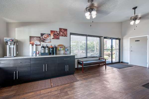  - Rodeway Inn Sharonville - I-275, Exit 46