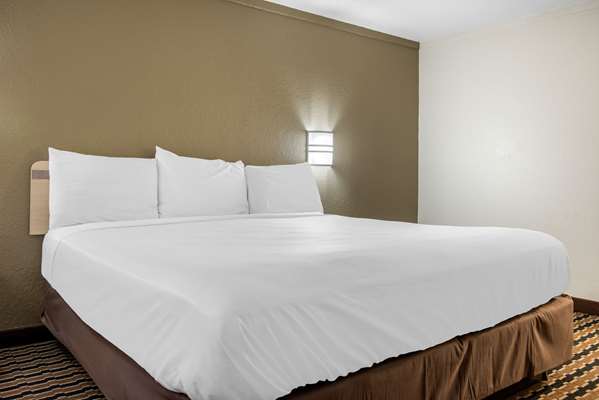  - Rodeway Inn Sharonville - I-275, Exit 46