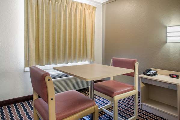  - Rodeway Inn Sharonville - I-275, Exit 46