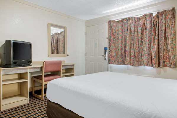  - Rodeway Inn Sharonville - I-275, Exit 46