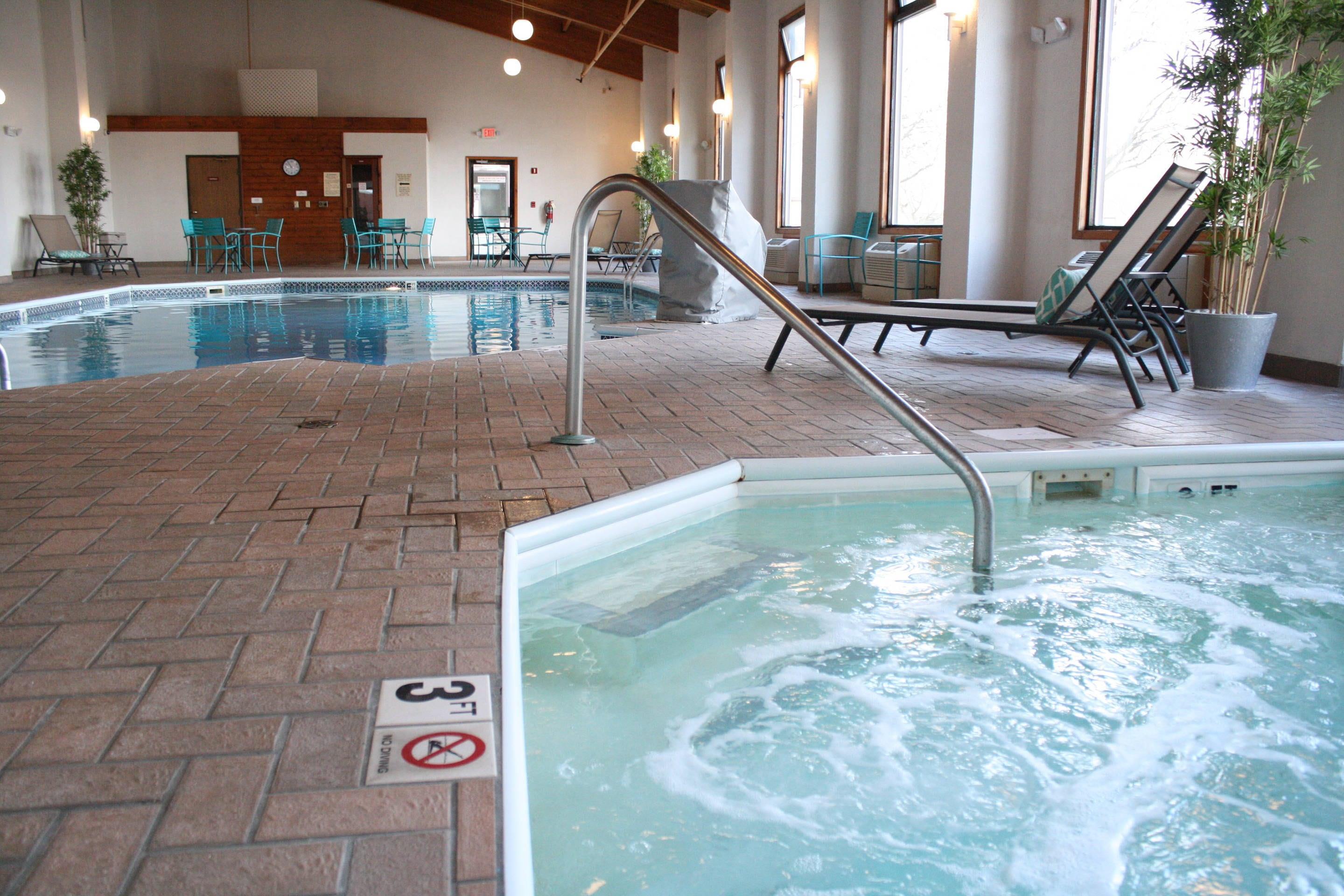 Indoor heated pool | Schoenbrunn Inn