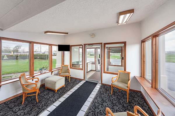  - Rodeway Inn Wauseon - I-80 & I-90, Exit 34