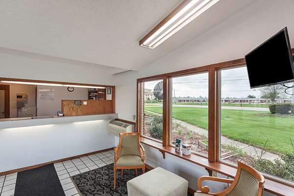  - Rodeway Inn Wauseon - I-80 & I-90, Exit 34