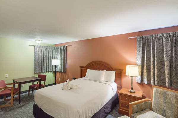  - Rodeway Inn Wauseon - I-80 & I-90, Exit 34