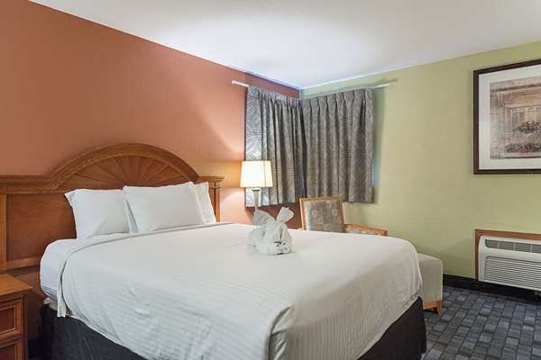  - Rodeway Inn Wauseon - I-80 & I-90, Exit 34