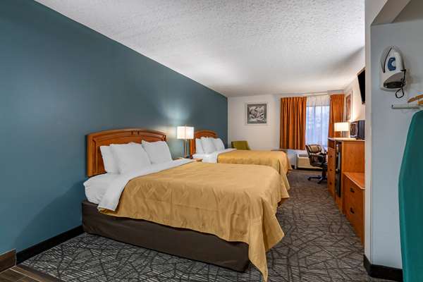  - Quality Inn Austintown - I-80, Exit 223