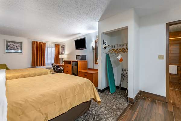  - Quality Inn Austintown - I-80, Exit 223