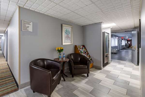  - Quality Inn Austintown - I-80, Exit 223