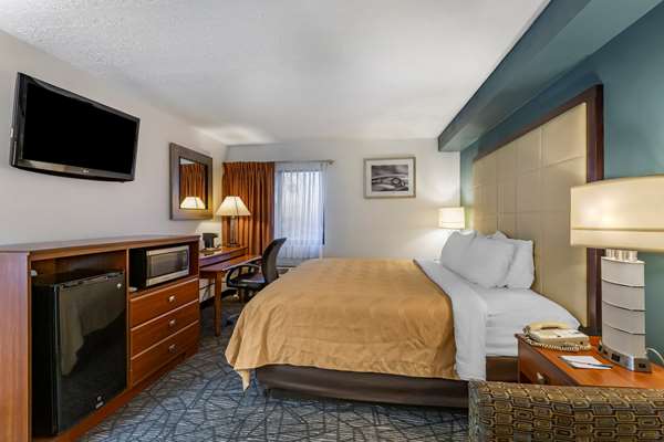  - Quality Inn Austintown - I-80, Exit 223