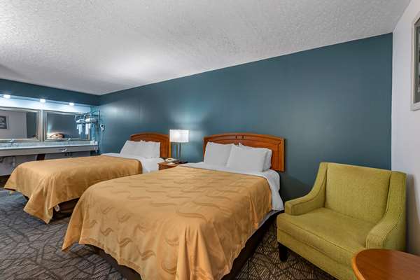  - Quality Inn Austintown - I-80, Exit 223