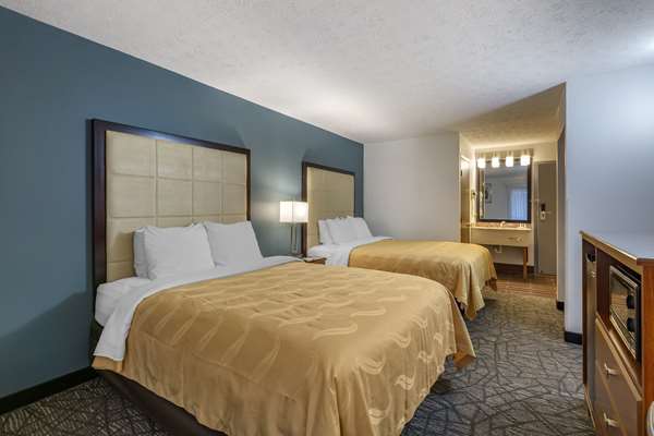  - Quality Inn Austintown - I-80, Exit 223