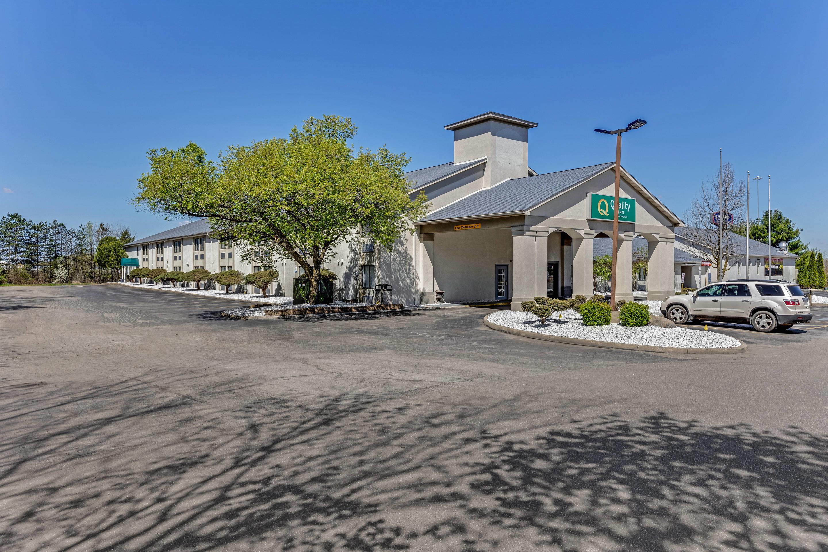 Hotel exterior | Quality Inn Austintown - Youngstown West