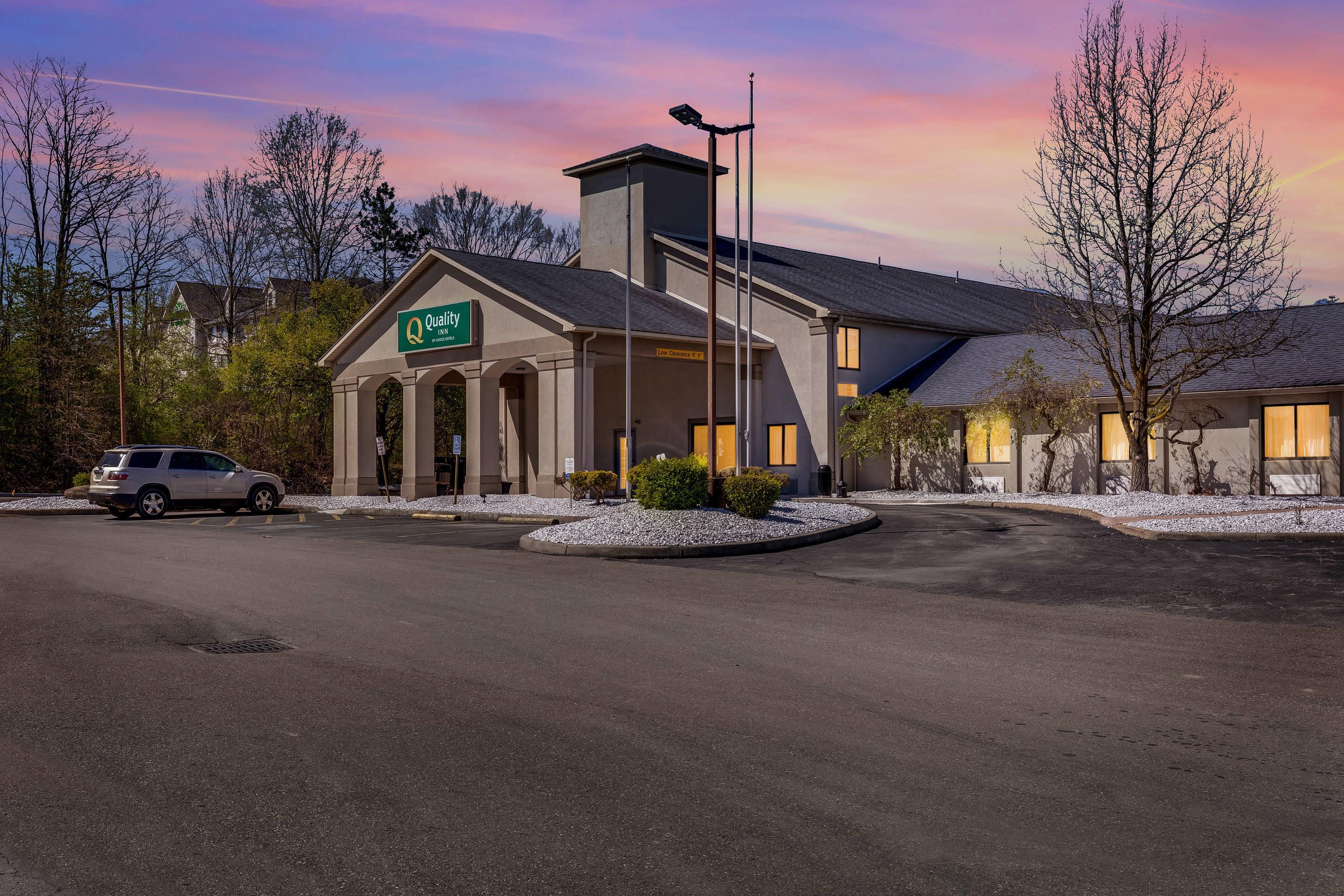 Twilight | Quality Inn Austintown - Youngstown West