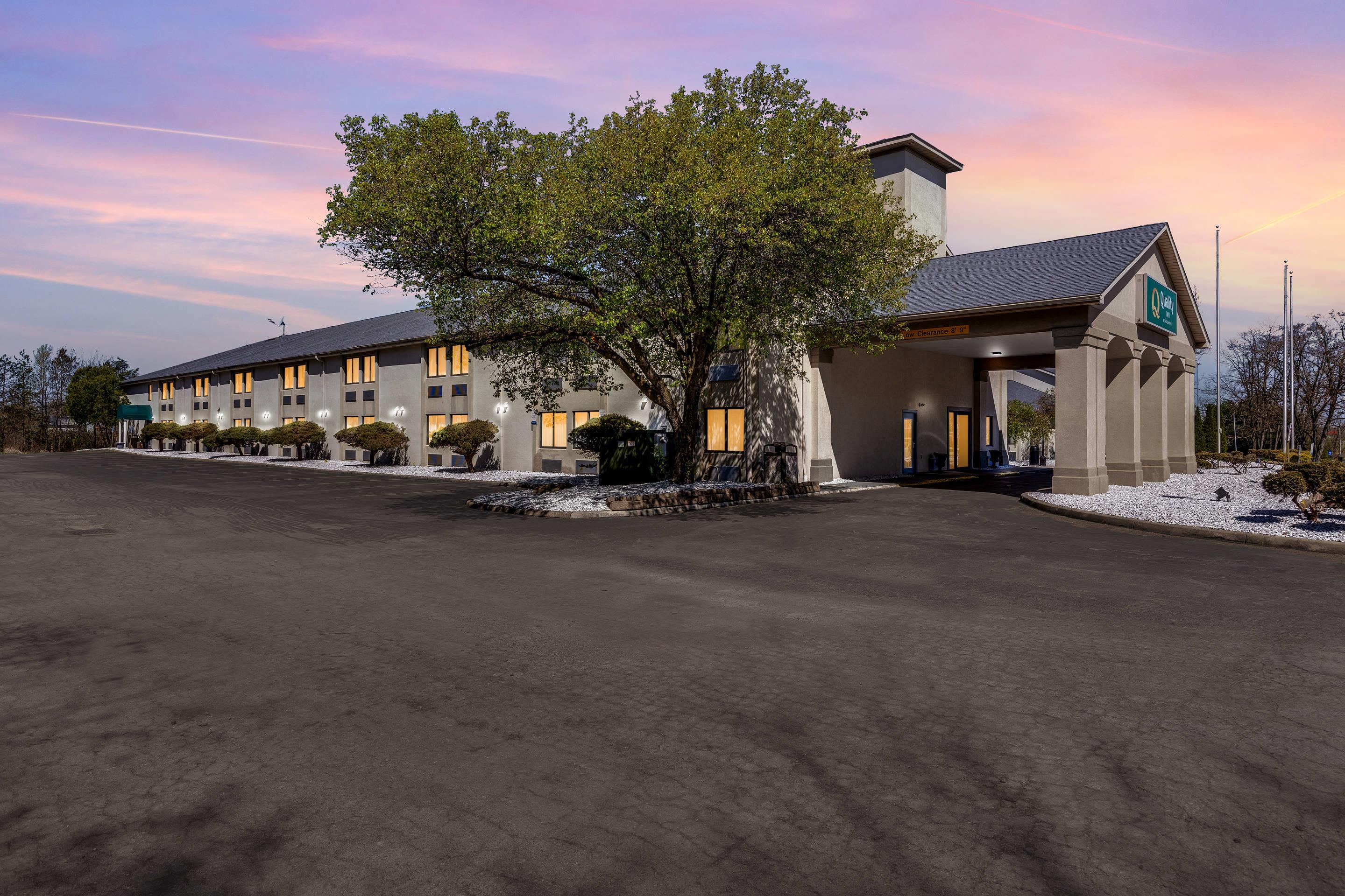 Twilight | Quality Inn Austintown - Youngstown West