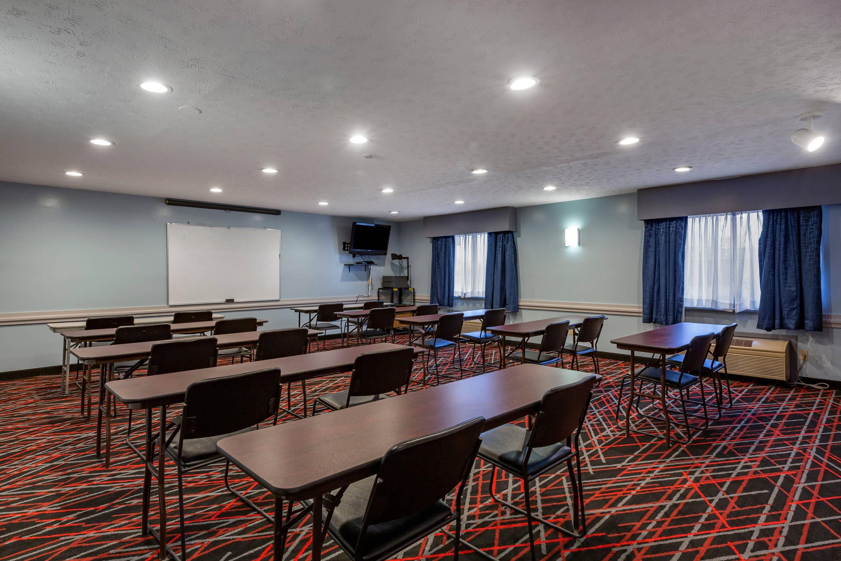 Meeting room | Quality Inn Austintown - Youngstown West