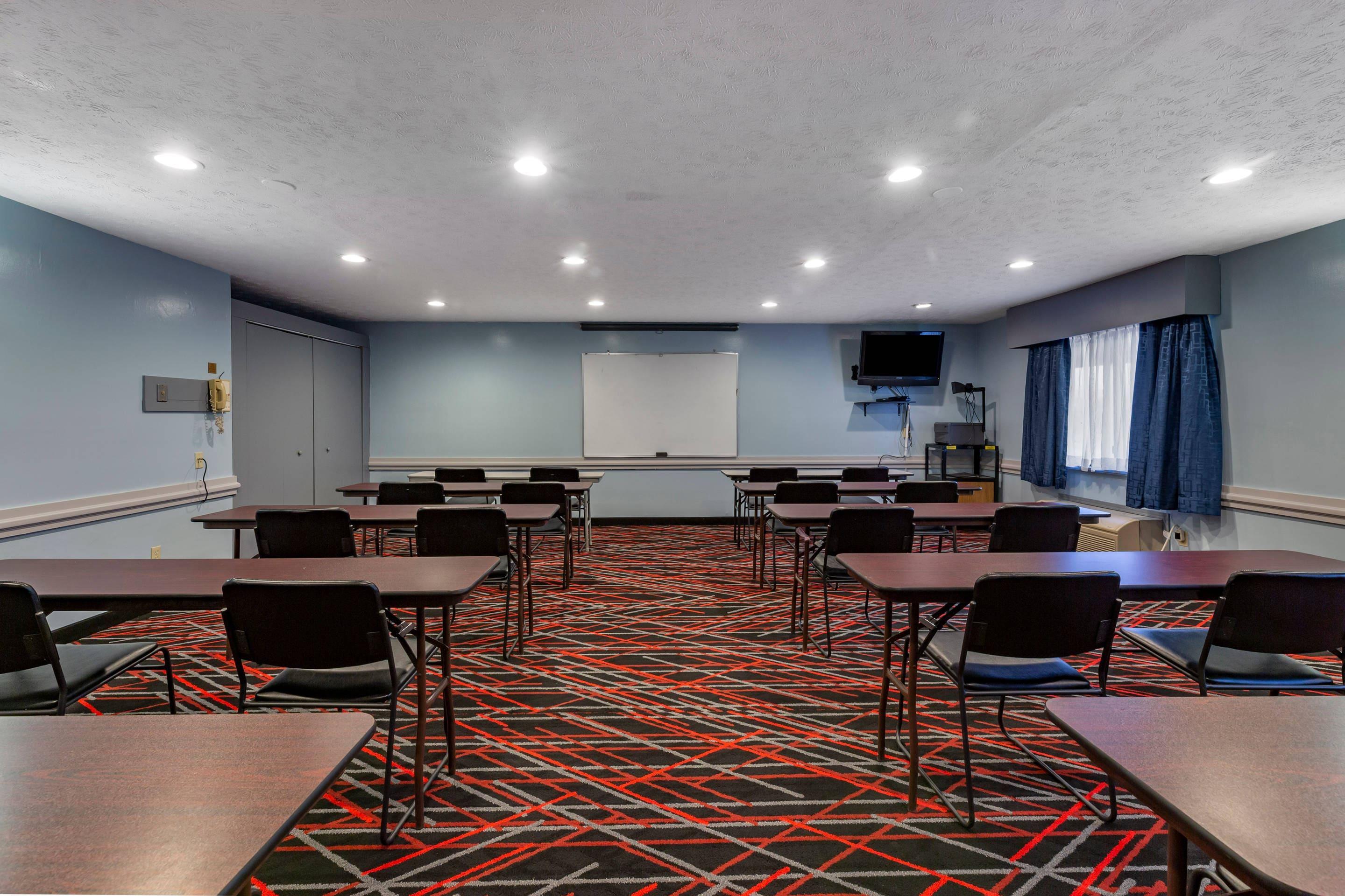 Meeting room | Quality Inn Austintown - Youngstown West