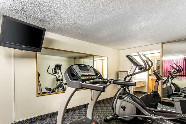 Fitness/ Exercise Room - Econo Lodge Inn & Suites Clinton - I-40, Exit 65A