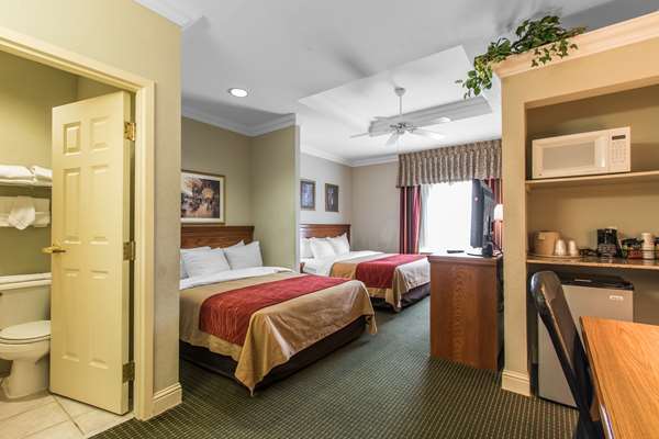 Suite - Comfort Inn at Founders Tower Oklahoma City