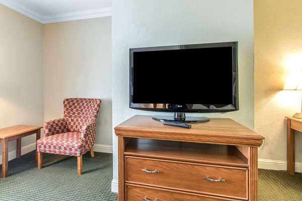 Suite - Comfort Inn at Founders Tower Oklahoma City