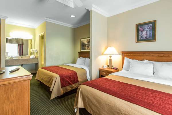 Suite - Comfort Inn at Founders Tower Oklahoma City