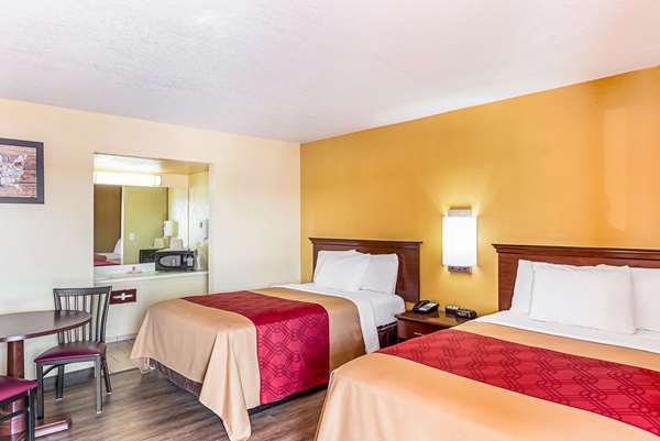  - Econo Lodge McAlester
