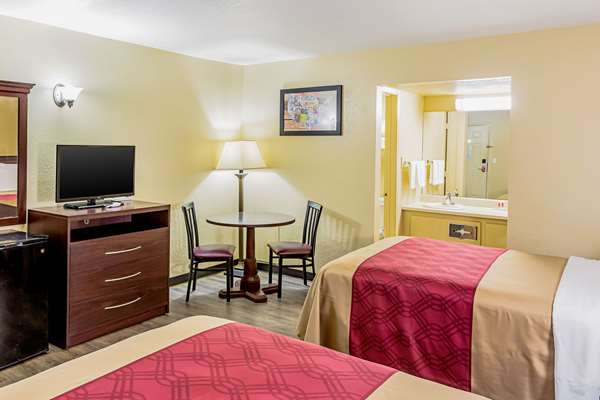  - Econo Lodge McAlester