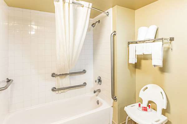  - Econo Lodge McAlester