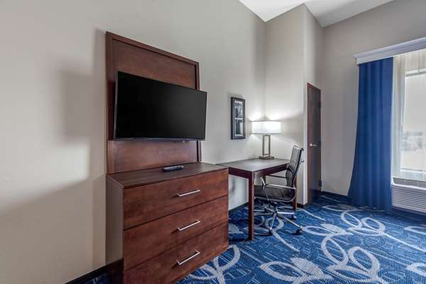  - Comfort Inn & Suites South Oklahoma City - I-35, Exit 123