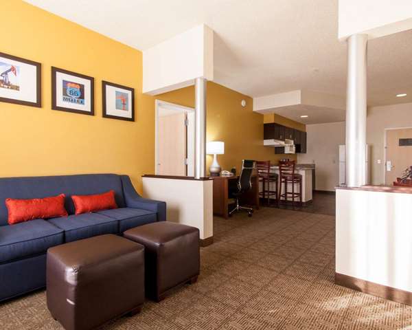 Suite - Comfort Suites Central Tulsa - I-44, Exit 231