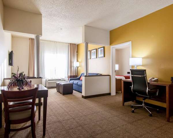 Suite - Comfort Suites Central Tulsa - I-44, Exit 231