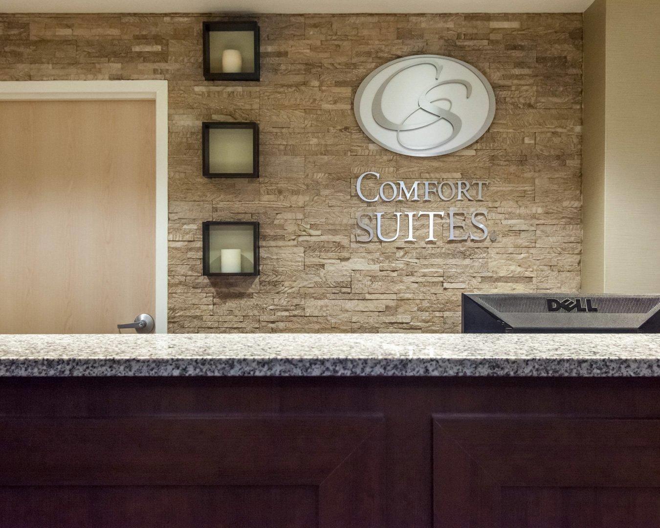 Front desk | Comfort Suites Central/I-44