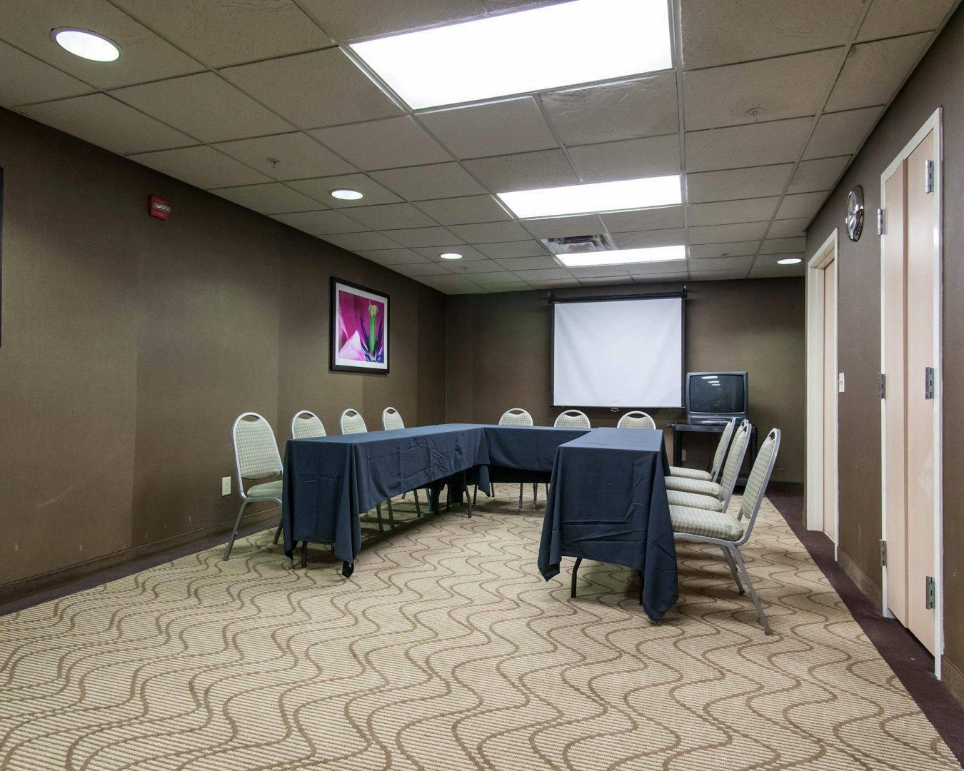 Meeting room with u-shaped setup | Comfort Suites Central/I-44