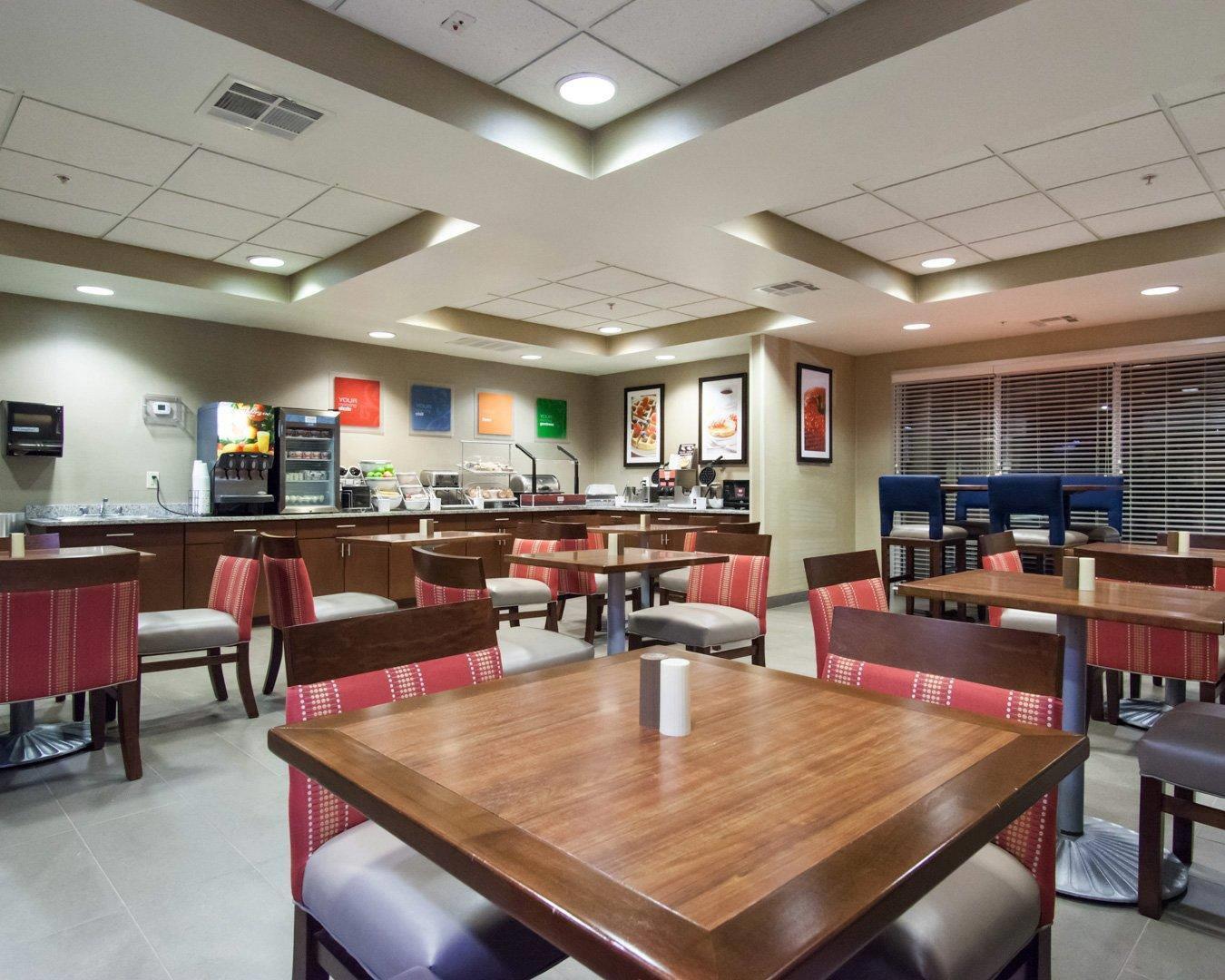 Spacious breakfast area | Comfort Suites Central/I-44