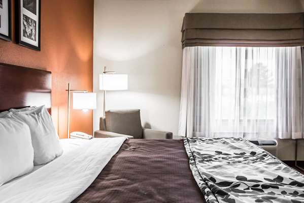  - Sleep Inn & Suites Oklahoma City - I-35 & I-44, Exit 137