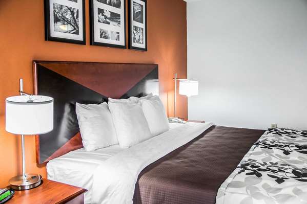  - Sleep Inn & Suites Oklahoma City - I-35 & I-44, Exit 137