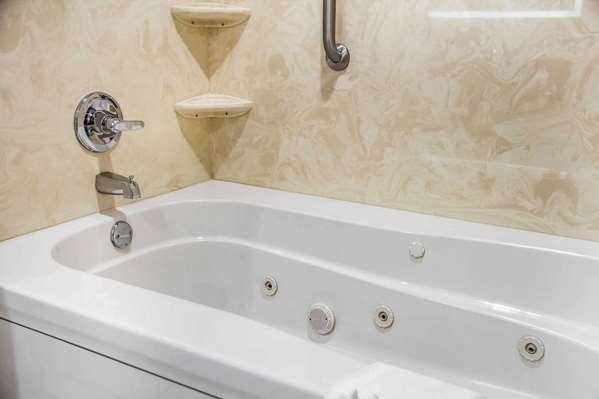 Suite - Sleep Inn & Suites Oklahoma City - I-35 & I-44, Exit 137